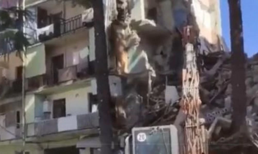 Γεωργία: Σοκαριστική κατάρρευση πολυκατοικίας – Εγκλωβισμένοι στα συντρίμμια